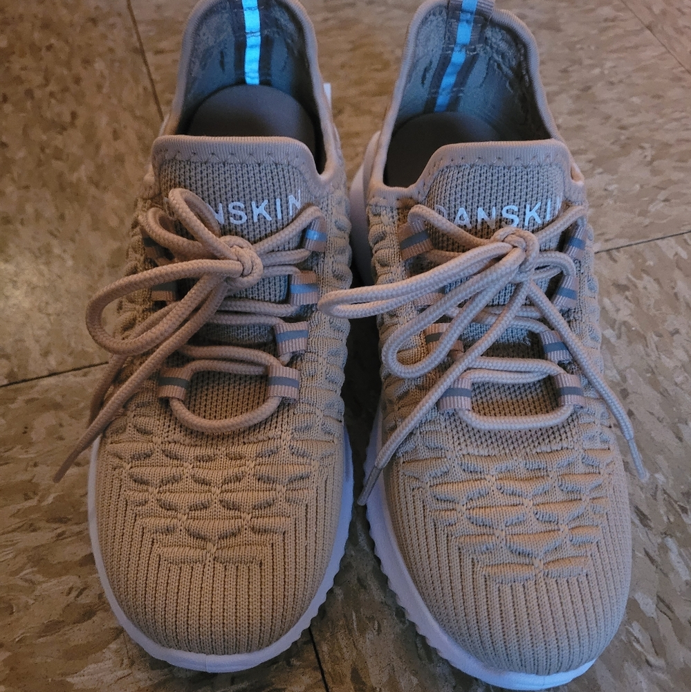 Danskin Women sneakers Size 6